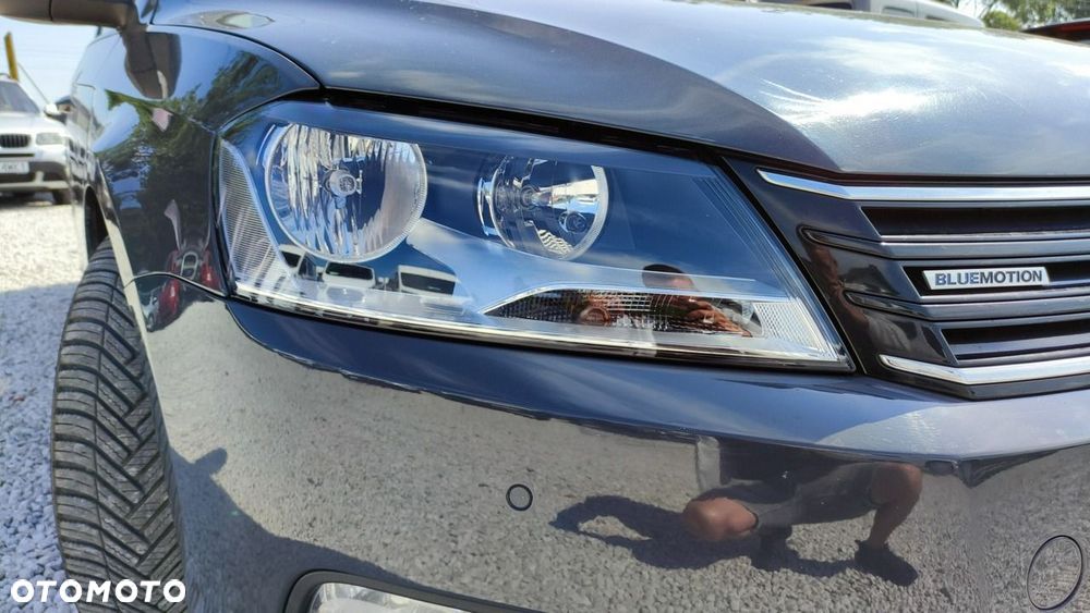 Volkswagen Passat - 19