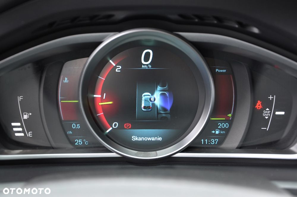 Volvo V40 D4 R-Design Summum - 30