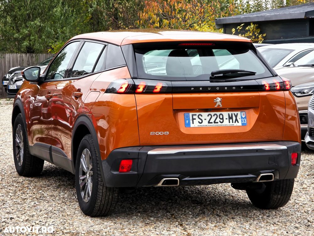 Peugeot 2008 1.2 L PureTech STT EAT8 Allure - 10