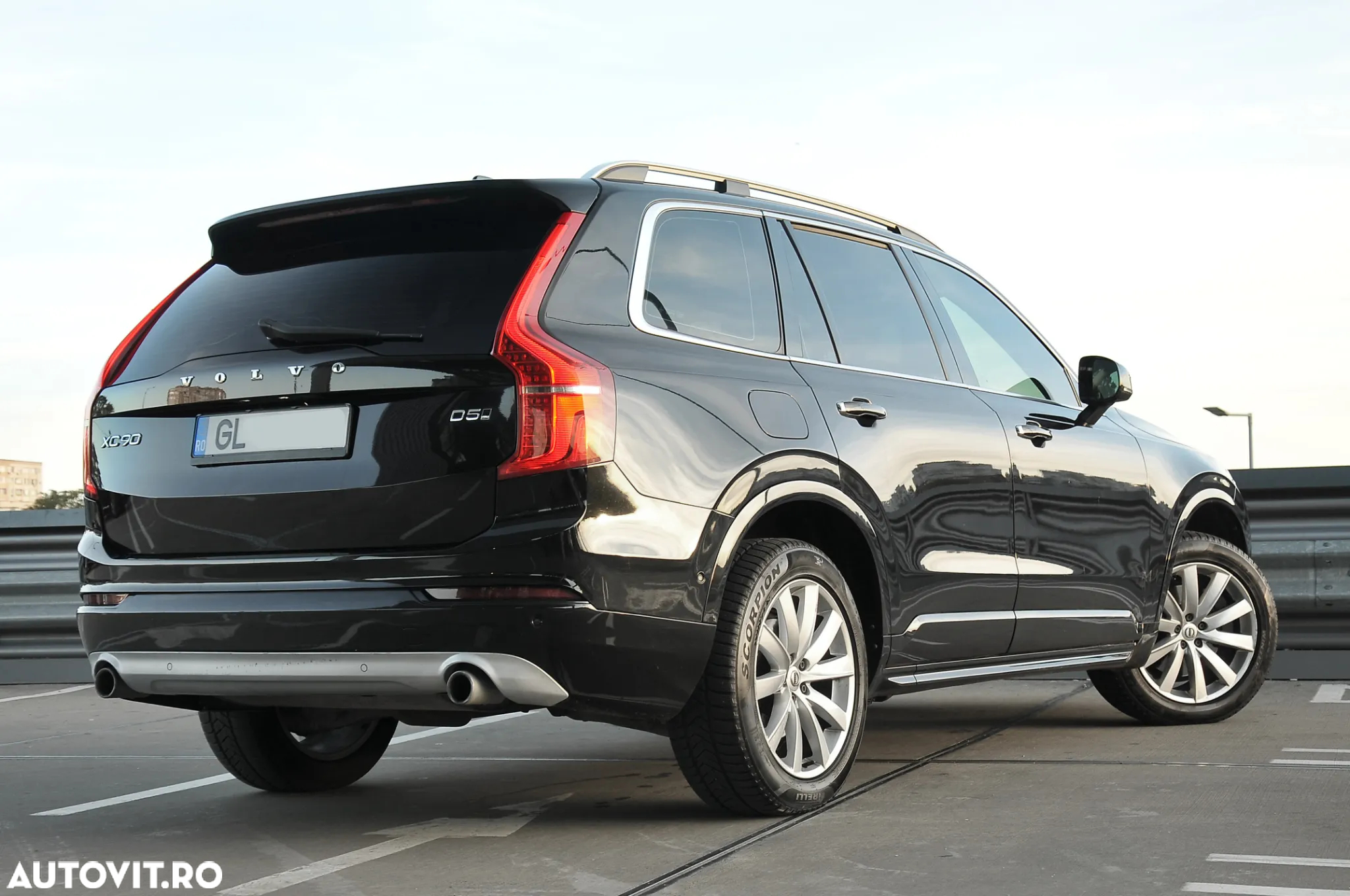 Volvo XC 90 D5 AWD Geartronic RDesign - 4
