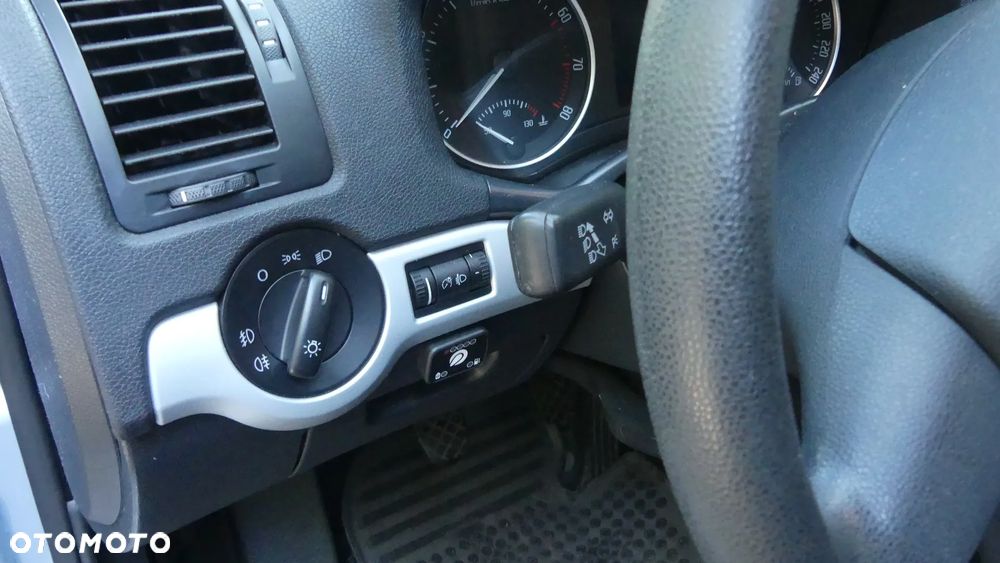 Skoda Octavia 1.4 - 12