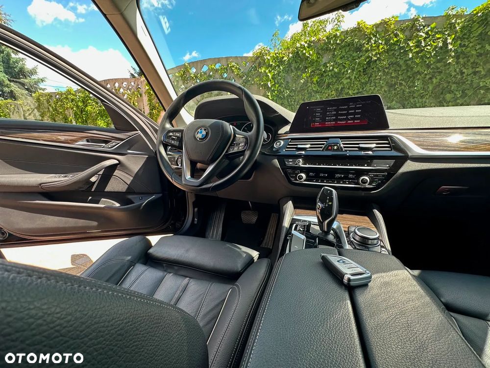 BMW Seria 5 520d Luxury Line - 8
