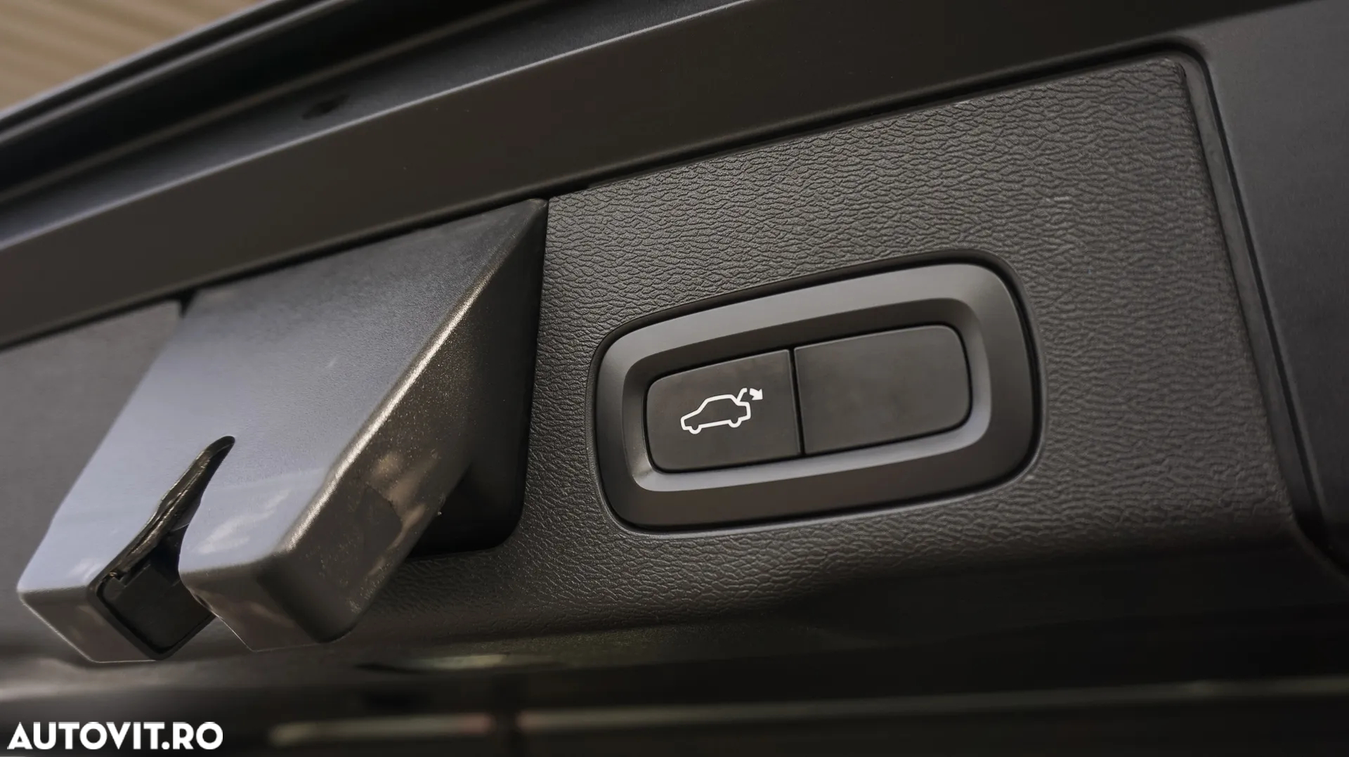 Volvo XC 60 B4 D AWD Geartronic Momentum - 23