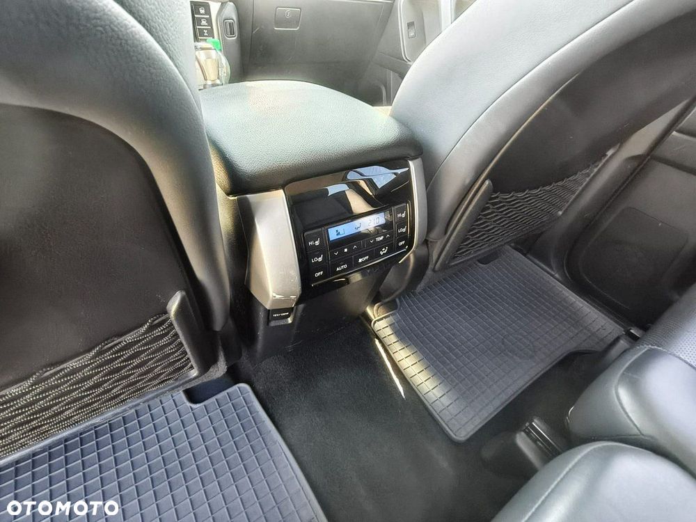 Toyota Land Cruiser - 18