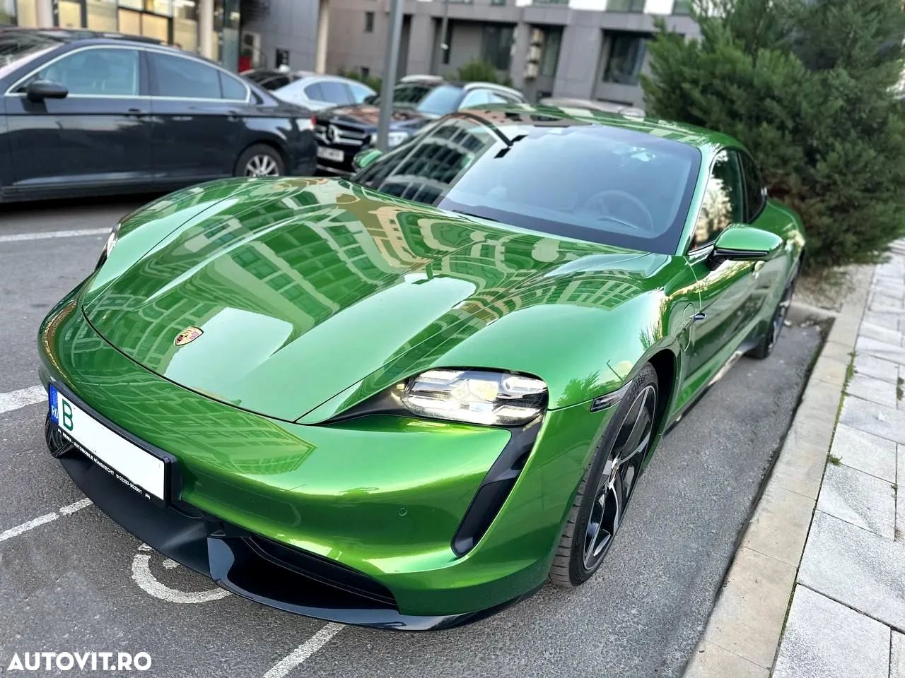 Porsche Taycan Turbo - 1