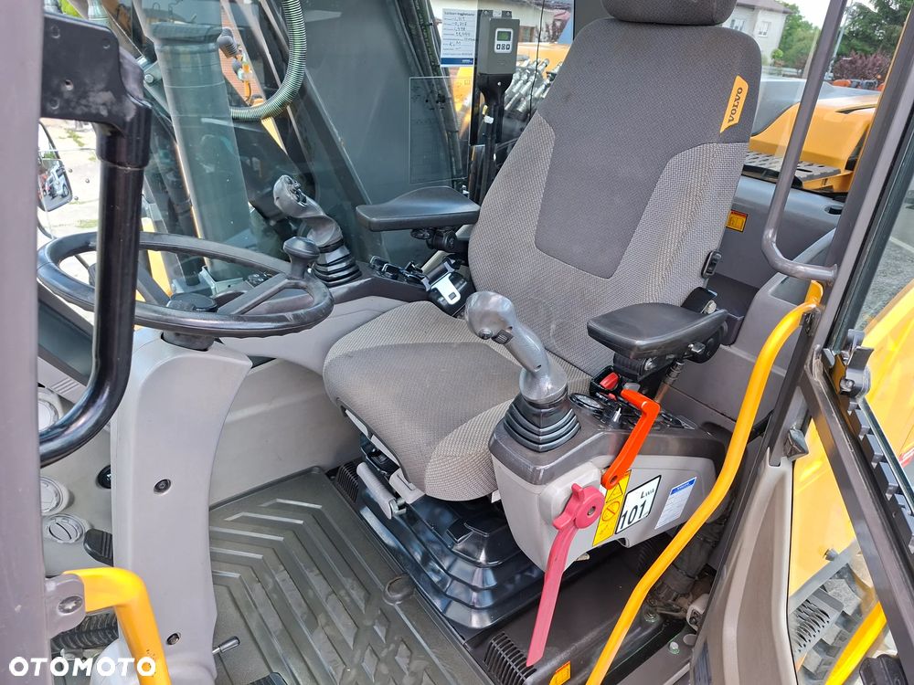 Volvo EW140D ROTOTILT ze szczypcami - 14