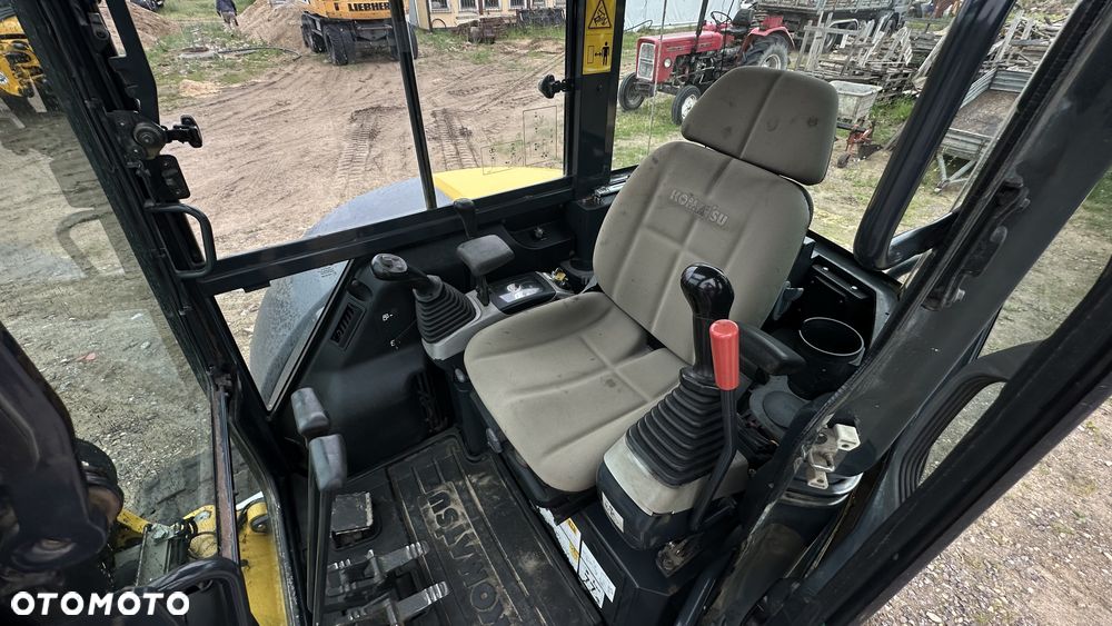 Komatsu PC55MR-3 - 8