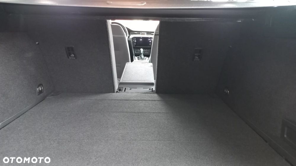 Volkswagen Passat Variant 1.5 TSI EVO Business DSG - 14