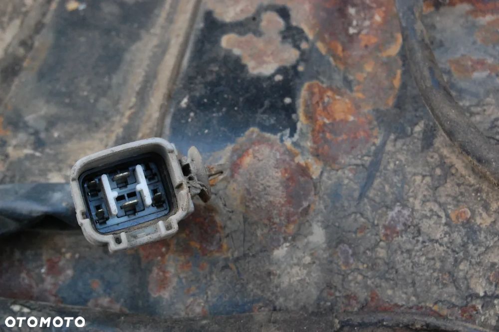 TOYOTA LAND CRUISER 90 95 - Zbiornik paliwa. - 3