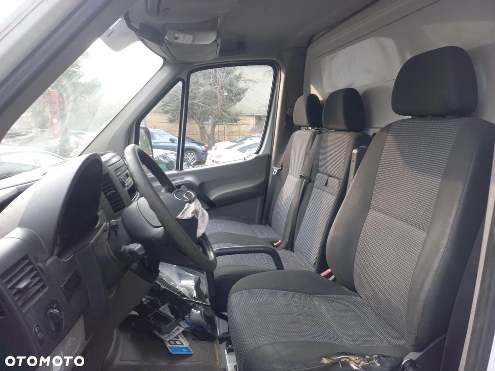Mercedes-Benz Sprinter - 8