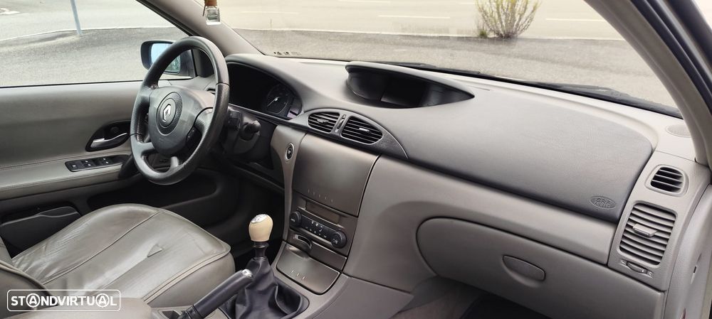 Renault Laguna 2.2 DCi Privilège - 21