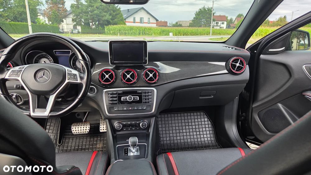Mercedes-Benz GLA 45 AMG 4-Matic - 29