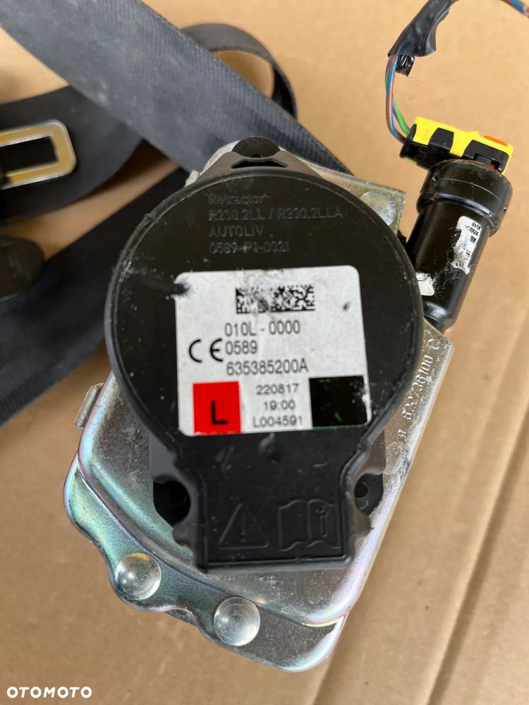 Pas bezpieczeństwa przedni lewy z nabojem 635385200 Land Rover Discovery Sport L550 - 2