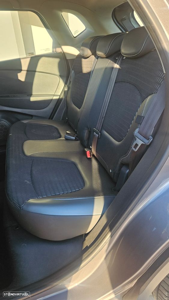 Renault Captur 1.5 dCi Initiale Paris EDC - 10