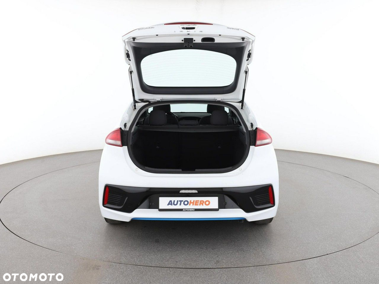 Hyundai IONIQ - 19