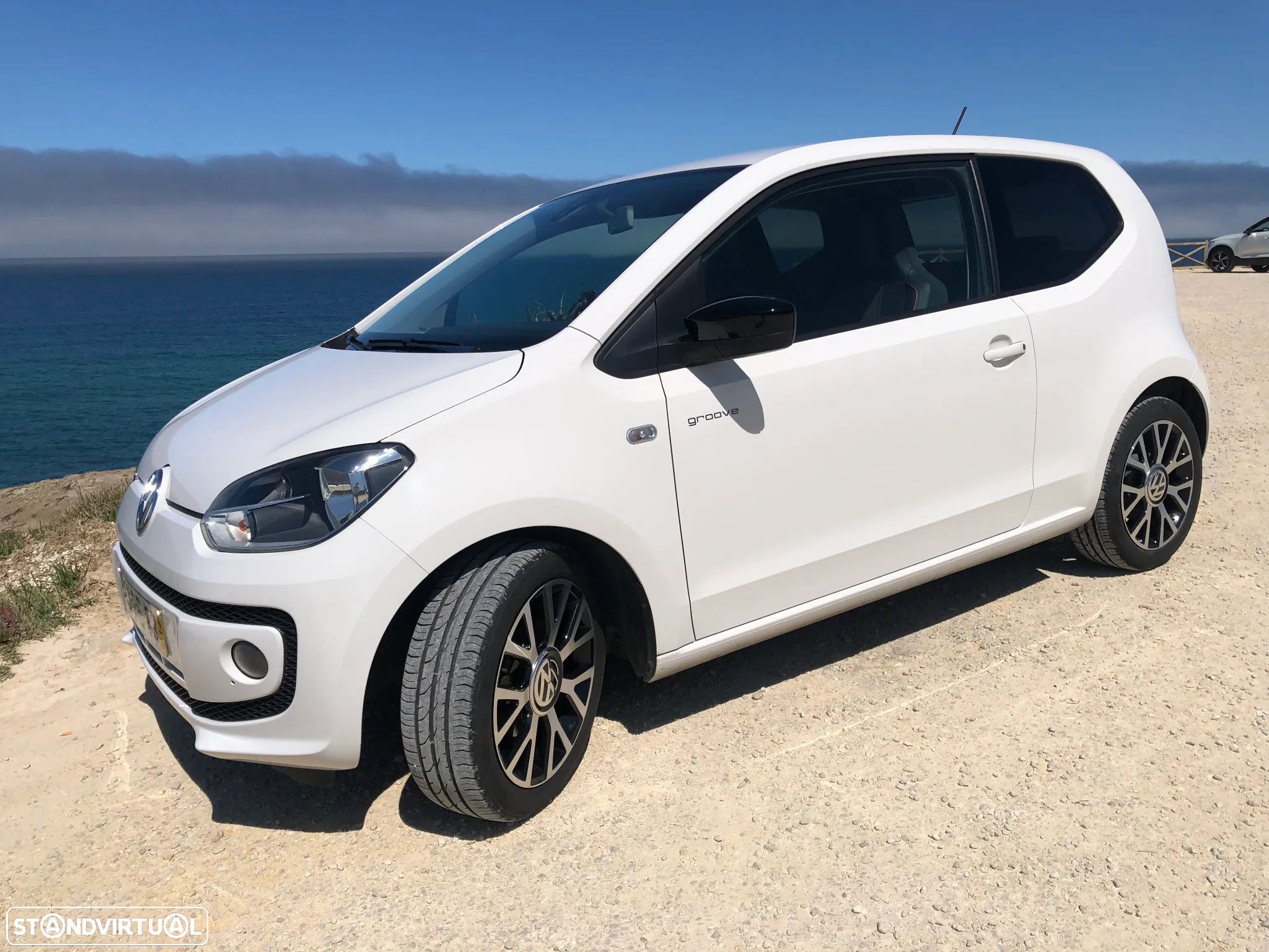 VW Up! 1.0 BlueMotion Groove - 1