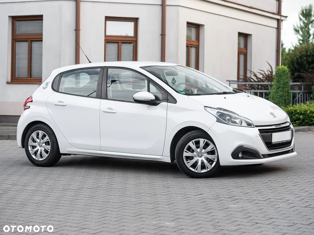 Peugeot 208 - 3