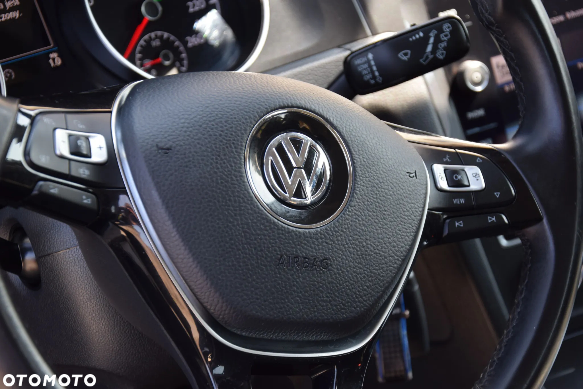 Volkswagen Golf - 22