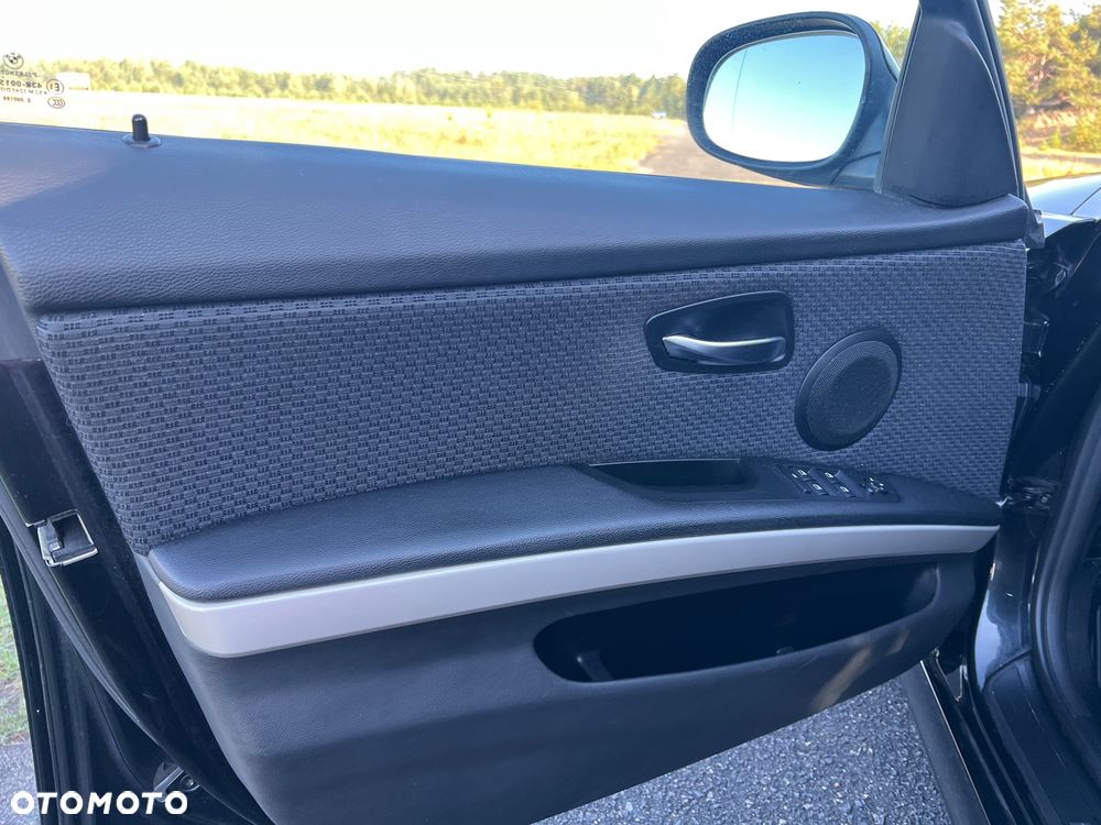 BMW Seria 3 316d - 30