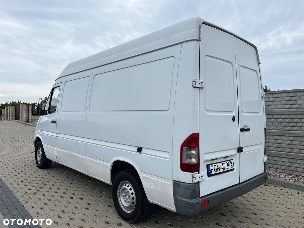 Mercedes-Benz Sprinter - 4