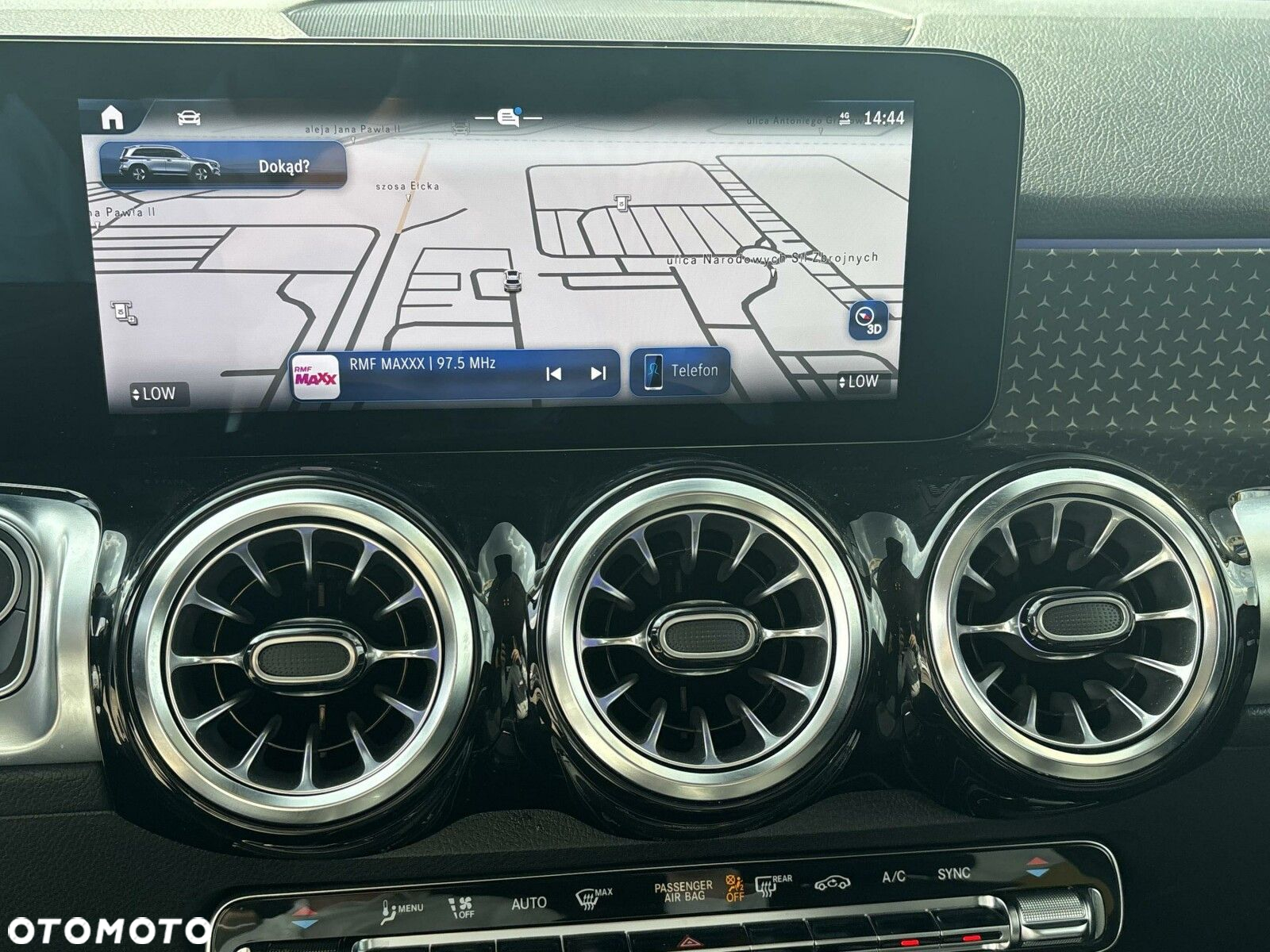 Mercedes-Benz GLB 200 Progressive 7G-DCT - 23