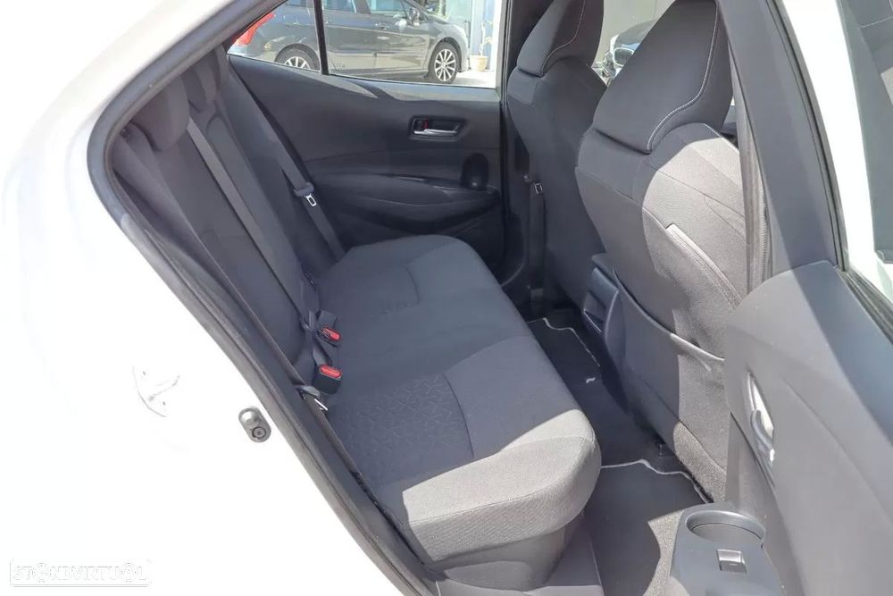 Toyota Corolla 1.8 Hybrid Comfort - 17