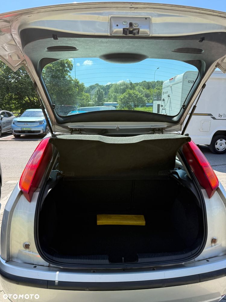 Ford Focus 1.6 Ghia - 10