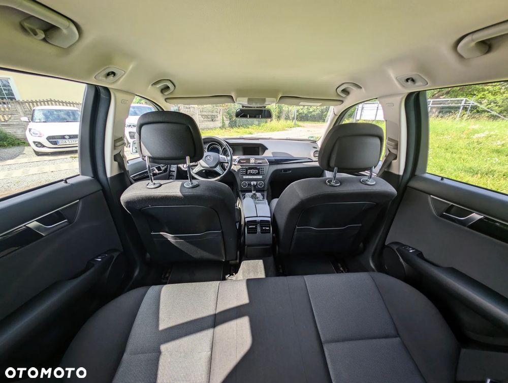 Mercedes-Benz Klasa C 180 CGI BlueEFFICIENCY Elegance - 7