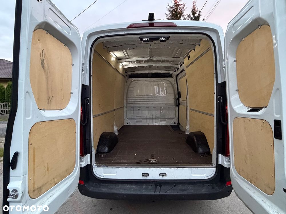 Maxus DELIVER 9  2,0 - 18