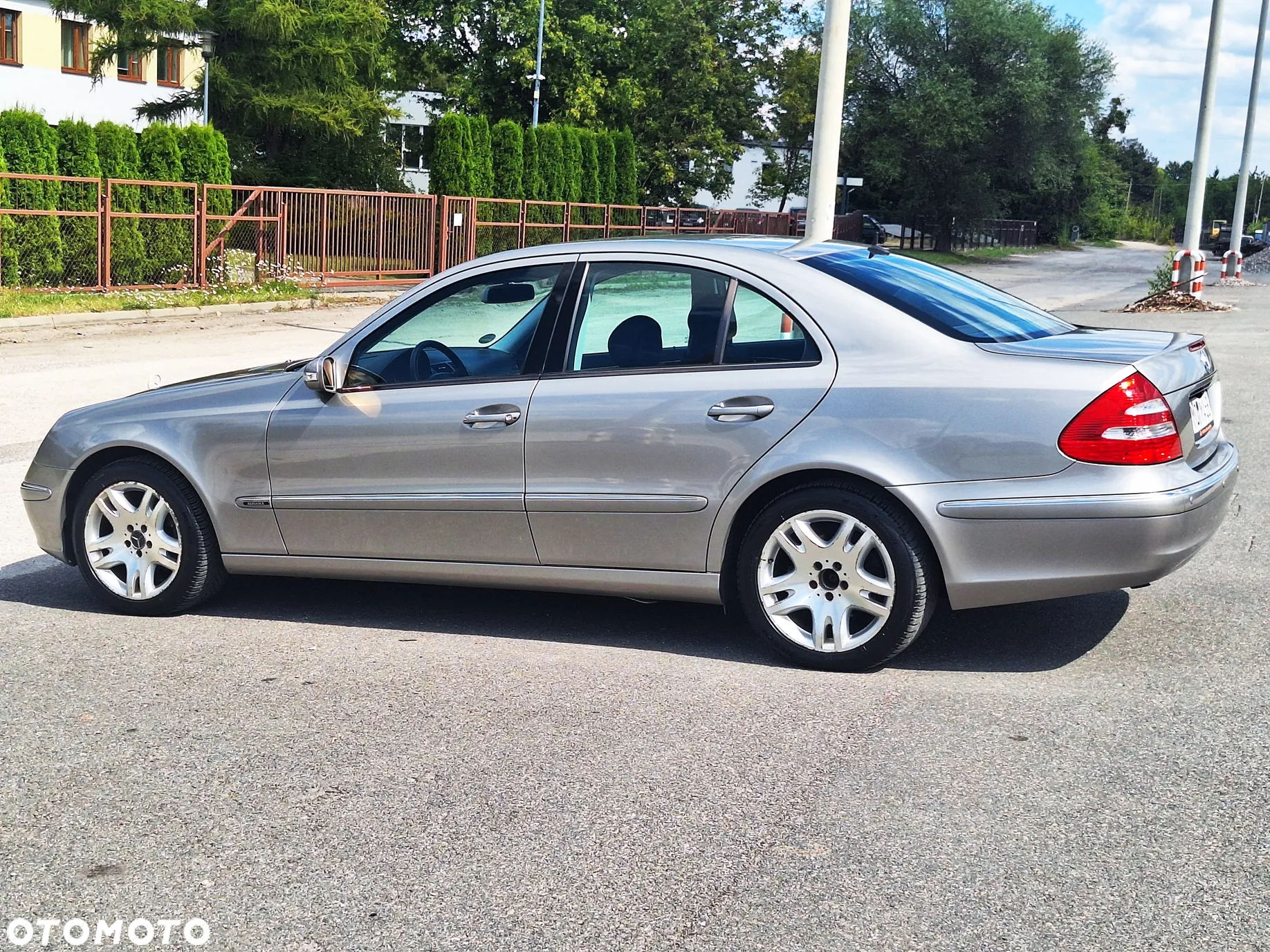 Mercedes-Benz Klasa E - 16