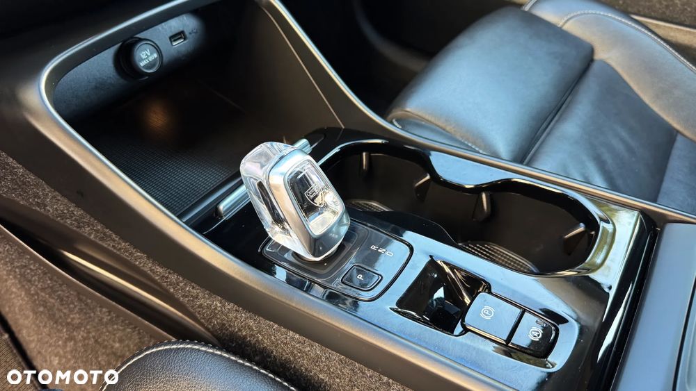Volvo XC 40 D4 AWD Inscription - 28