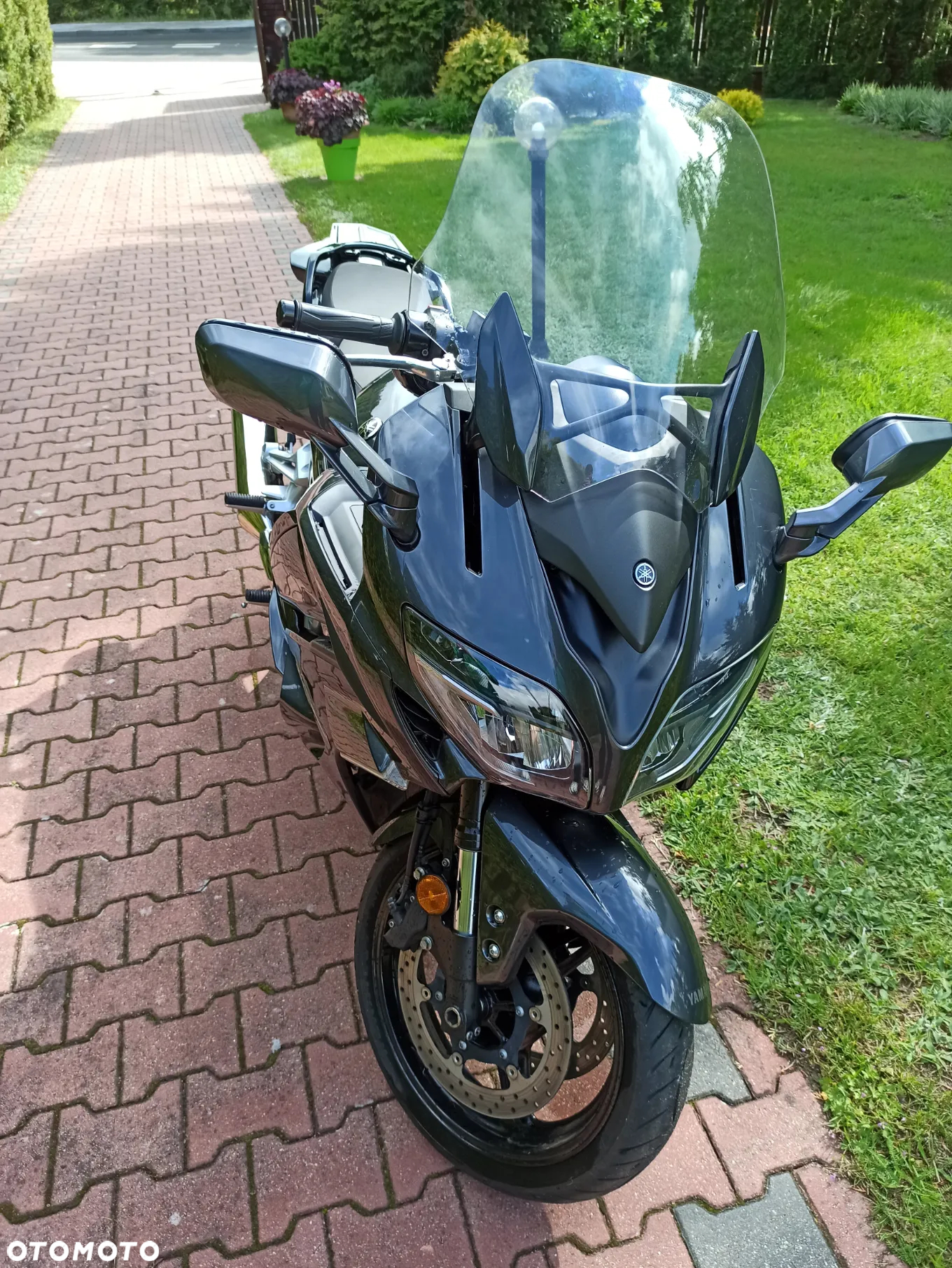 Yamaha FJR - 8