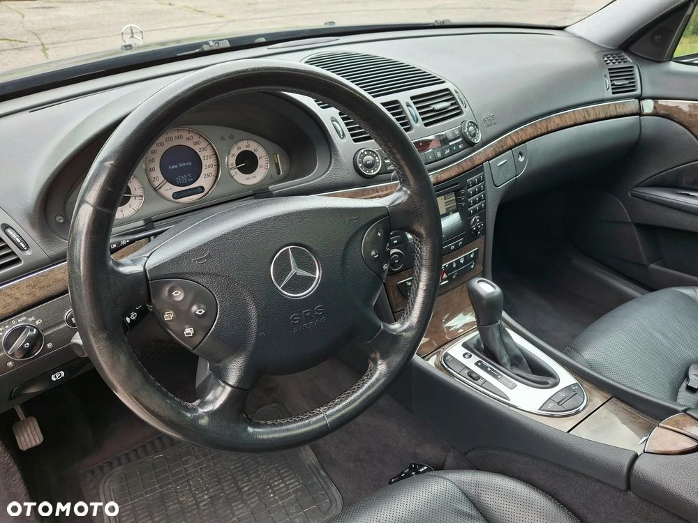 Mercedes-Benz Klasa E 500 Avantgarde Sport Edition - 9