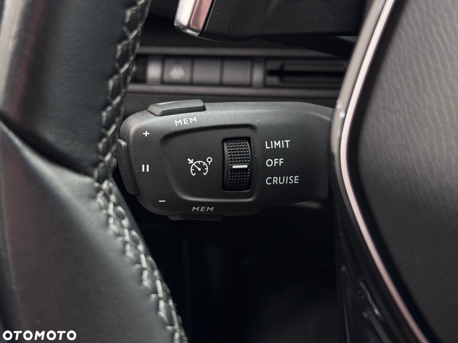 Peugeot 5008 1.5 BlueHDi Allure S&S EAT8 - 24