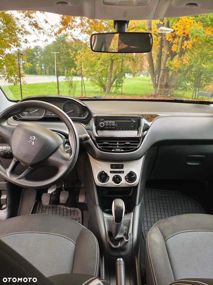 Peugeot 208 - 5