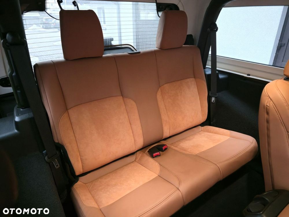 Jeep Wrangler - 12