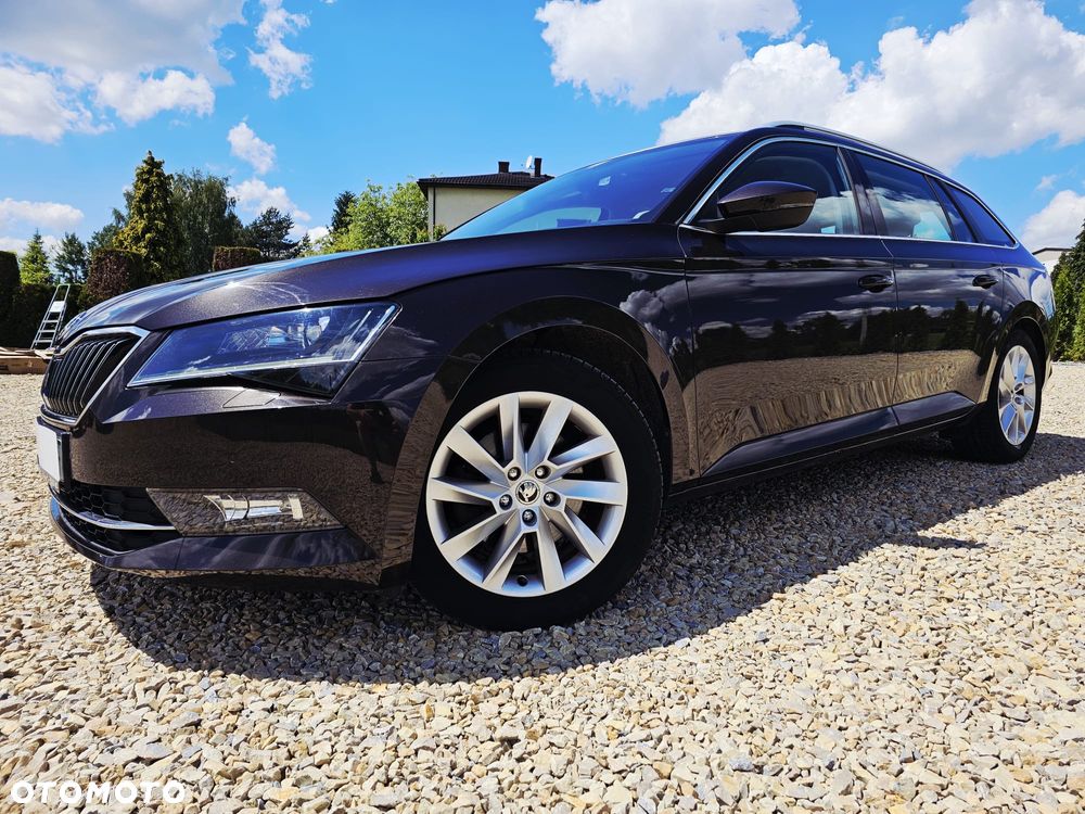 Skoda Superb 2.0 TDI DSG Ambition - 31