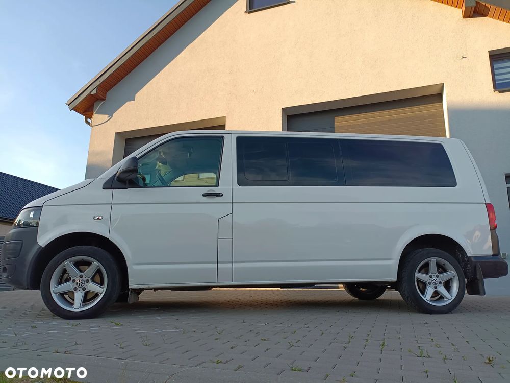 Volkswagen Caravelle - 14