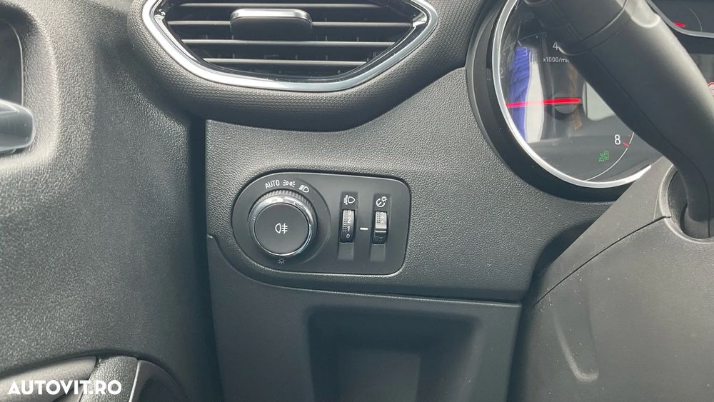 Opel Crossland 1.2 Start/Stop Innovation - 31