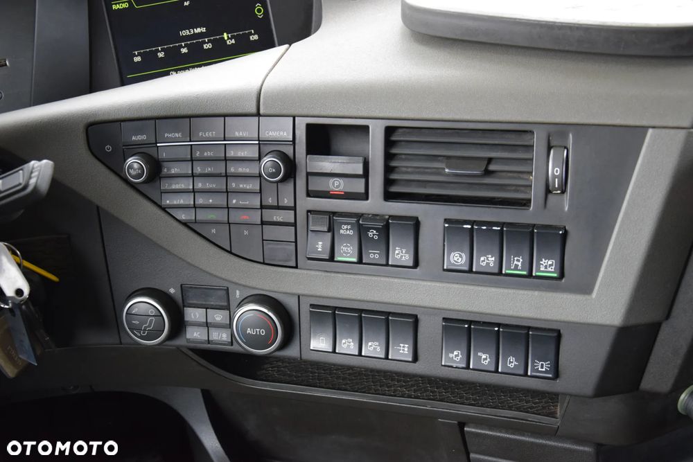 Volvo FH540 / 6x2 / EURO 6 / PUSHER / OŚ SKRĘTNA-PODNOSZONA / RETARDER / KLIMATYZACJA POSTOJOWA / NAWIGACJA / ACC / LEDY / 2 ZBIORNIKI PALIWA / ALUFELGI / SERWISOWANY / SPROWADZONY - 31