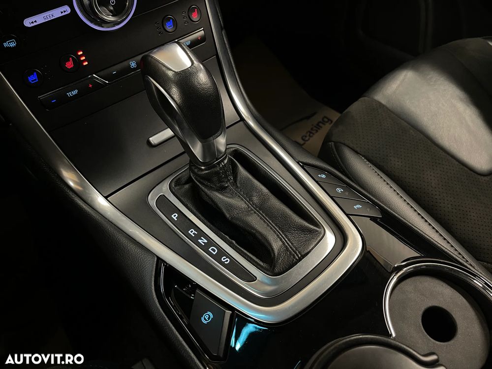 Ford Edge 2.0 TDCi Bi-Turbo 4x4 ST-LINE - 30