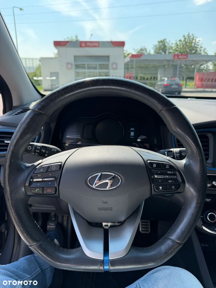 Hyundai IONIQ Hybrid Business - 15