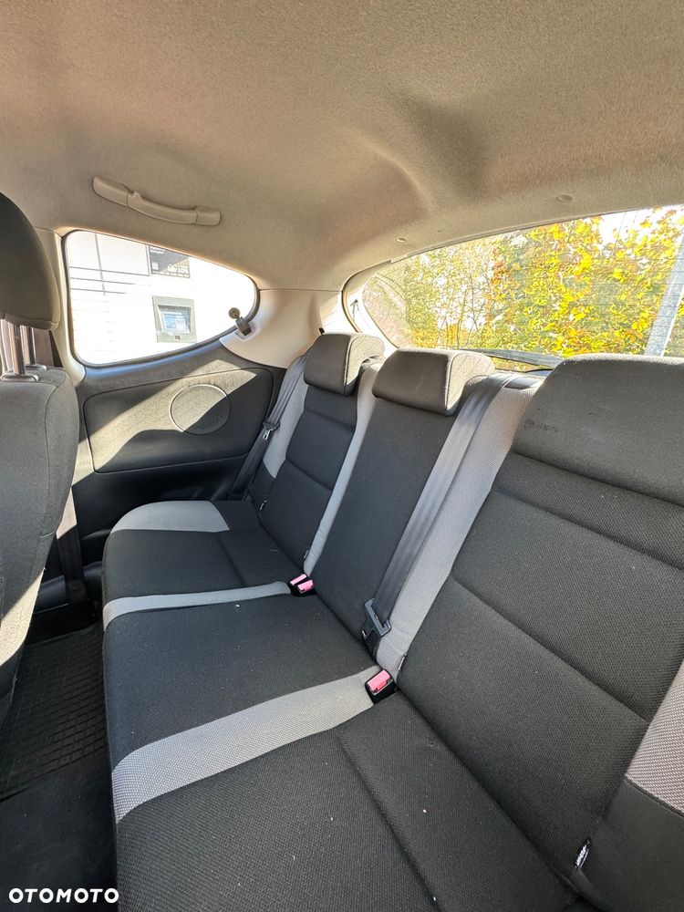 Peugeot 207 1.4 16V Trendy - 11