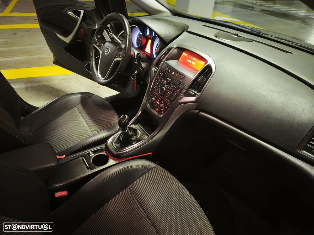 Opel Astra Sports Tourer 1.7 CDTi Cosmo - 22