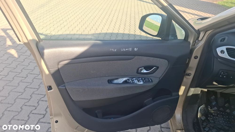 Renault Scenic 1.9 dCi Tech Run Euro5 - 18