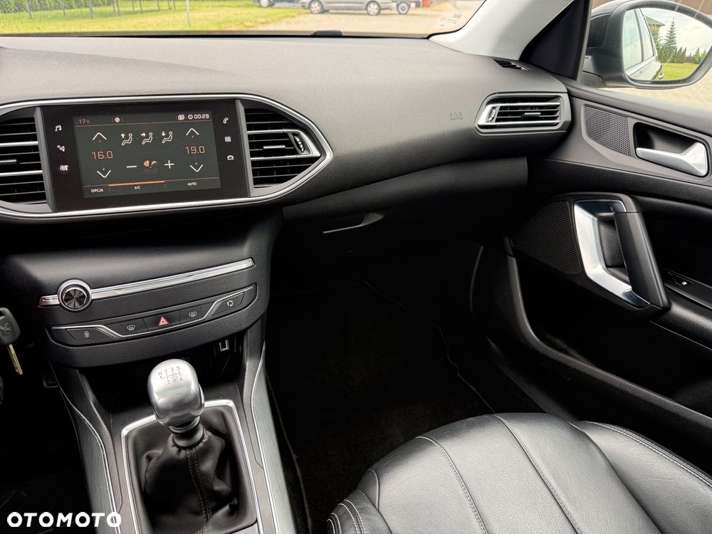 Peugeot 308 - 33