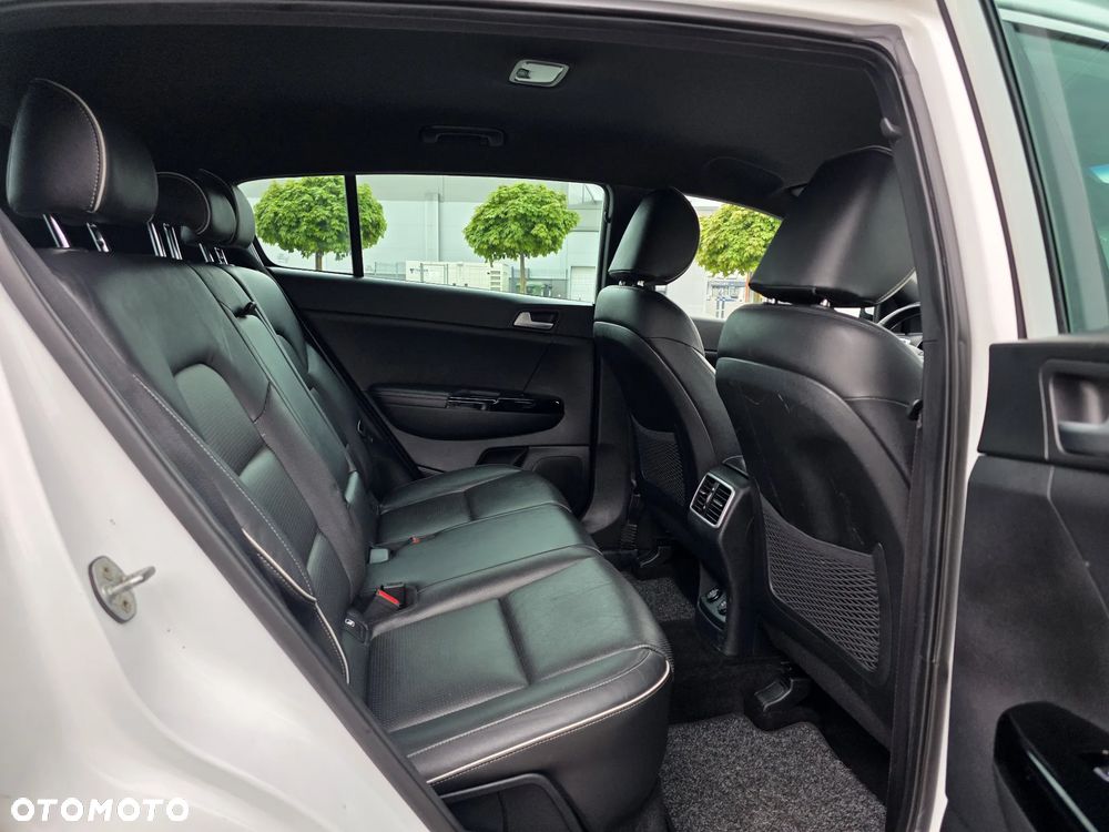Kia Sportage 1.6 T-GDI 2WD VISION - 12