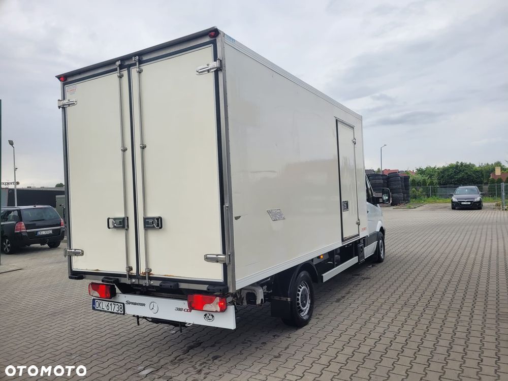 Mercedes-Benz Sprinter - 15