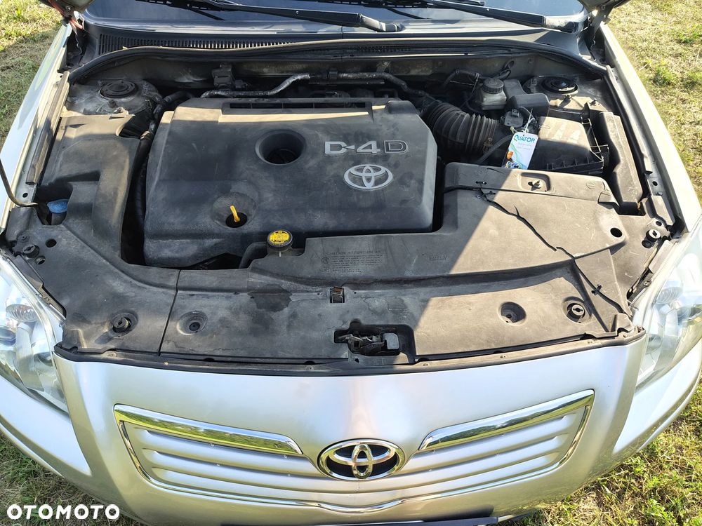 Toyota Avensis 2.0 D-4D Luna - 29
