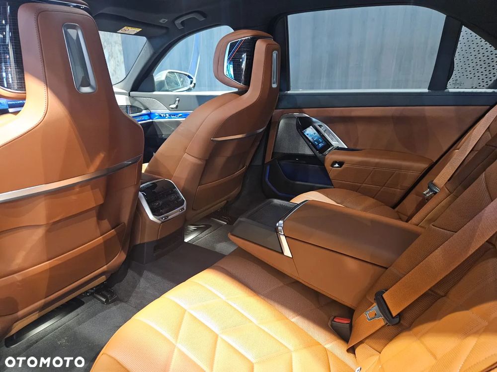 BMW Seria 7 750e xDrive - 17